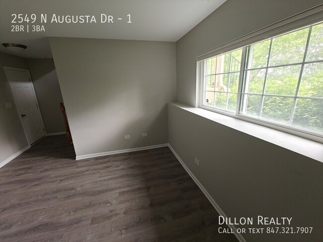 Building Photo - 2549 N Augusta Dr