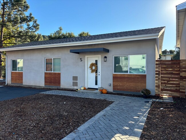 Building Photo - Newly Constructed 2 Bedroom / 2 Bath - Clo...
