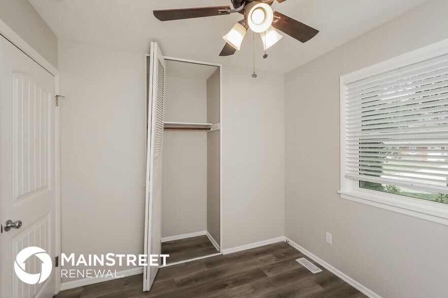 Building Photo - 7415 Hallmark Dr