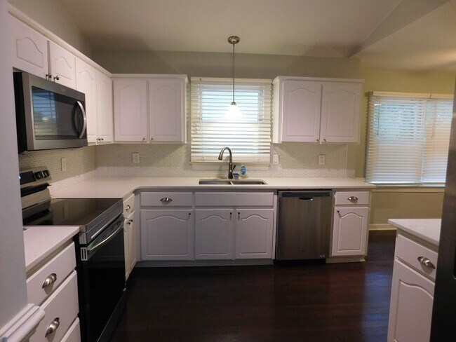 Building Photo - 278 Gatewood Dr