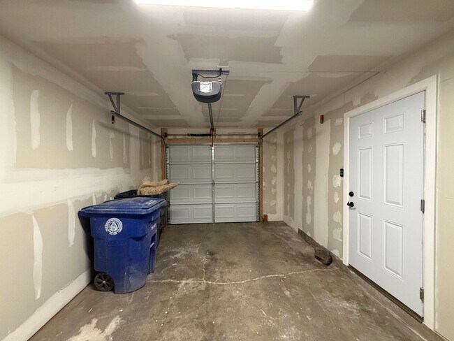 Building Photo - Updated 3 Bedroom Single Story Home Available Near Eubank Blvd NE & Constitution Ave NE!