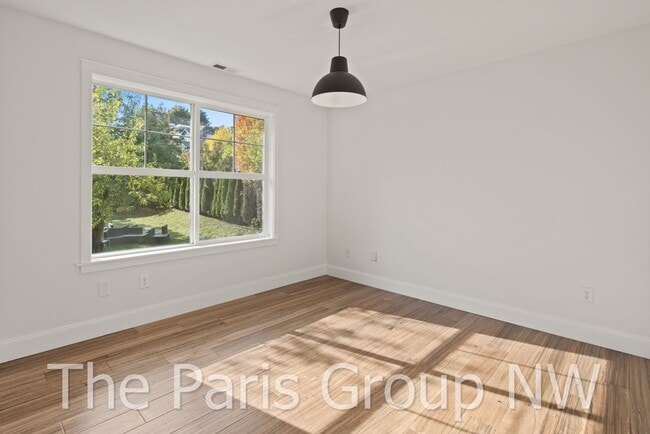 Building Photo - Marvelous Madison Valley Home * Central A/...