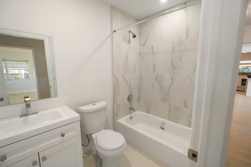 Building Photo - 1219 NW 33rd St