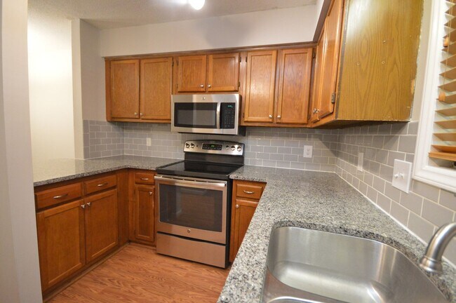 Building Photo - 616 Applecross Dr