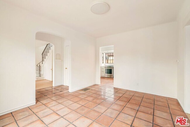 Building Photo - 2228 Prospect Ave