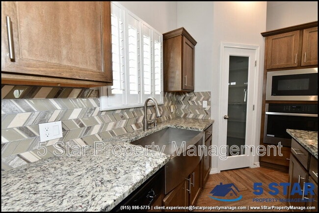 Building Photo - 6933 Copper Town Dr