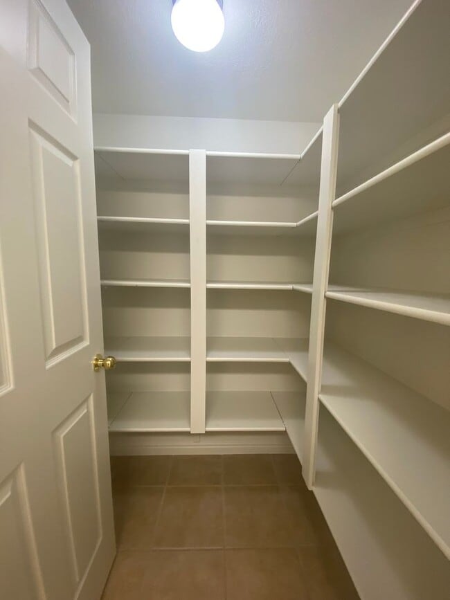 Building Photo - Woodbridge #48!! 3 Bed 2.5 Bath Home!