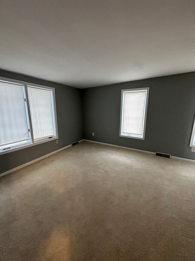 Building Photo - Beautiful 2 Bed/ 1.5 Bath ready for rent!