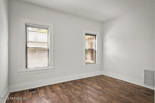 Building Photo - 1516 McDuff Ave S