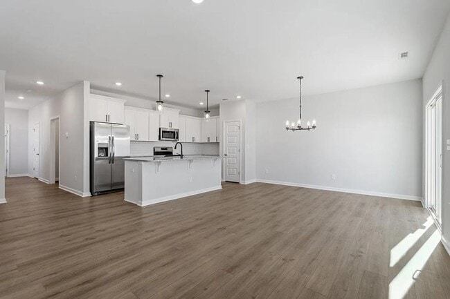 Building Photo - 51 Pansy Pk