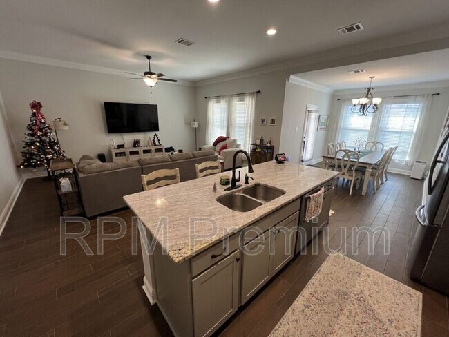 Building Photo - 14401 Sterling Oaks Dr