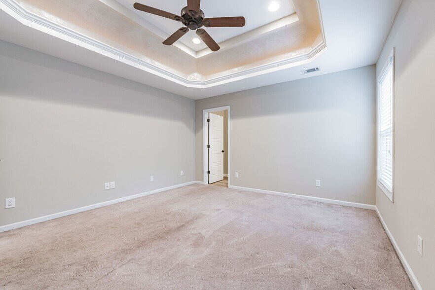 Building Photo - 6208 Mimosa Gardens Dr