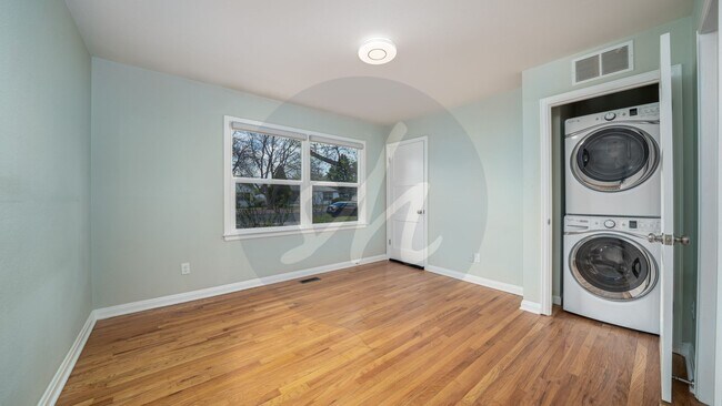 Building Photo - Immaculate rancher near Patty Jewett Neighborhood