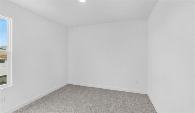 Building Photo - 200 NW Bellflower St