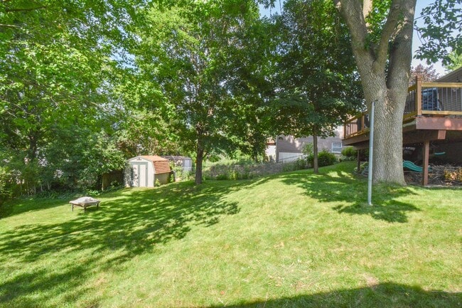 Building Photo - Well-Located 4BR Home in NW Rochester – Country Club Manor