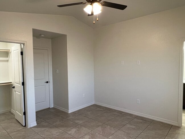 Building Photo - Newer - 3 Bedroom - 2 Car Garage Home with Fenced Back Yard and Gates