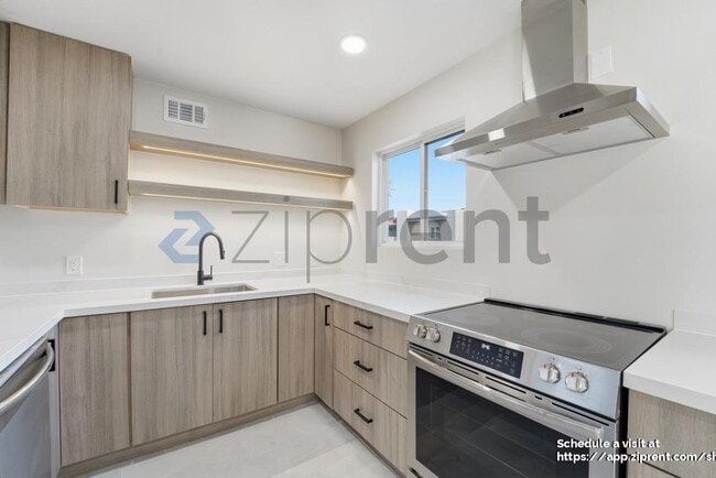 Building Photo - 4142 E Calle Redonda