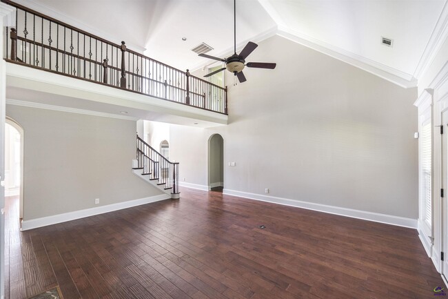 Building Photo - 510 London Ct