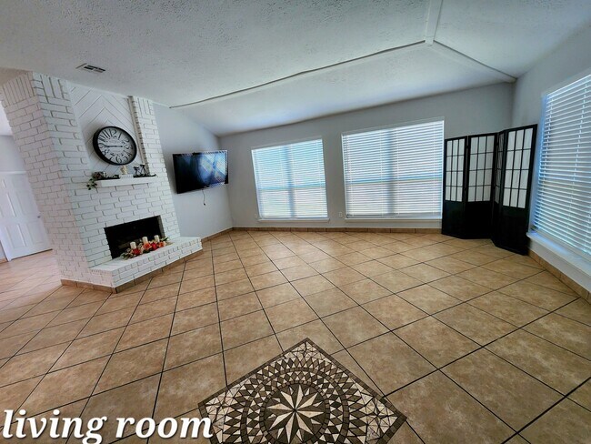 Building Photo - 16011 Glen Mar Dr
