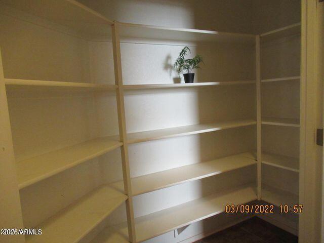 Building Photo - 3928 E Parkview Dr