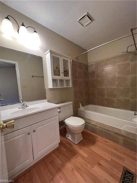 Building Photo - 4396 Silverleaf Dr
