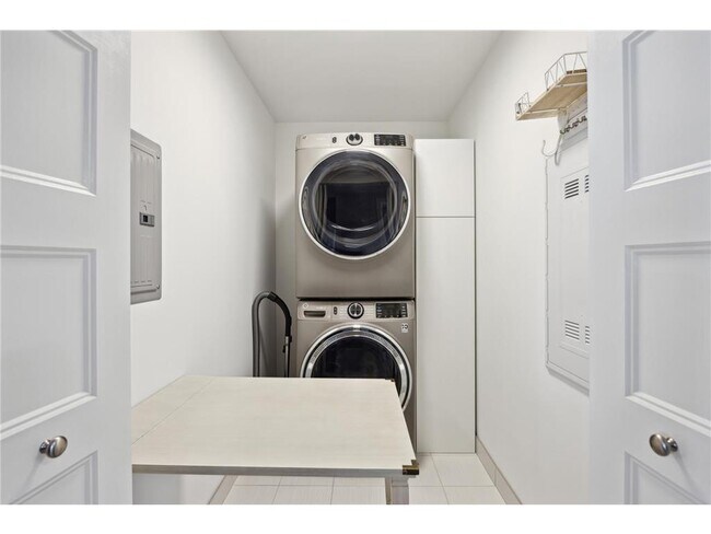 Building Photo - 1240 S 2nd St