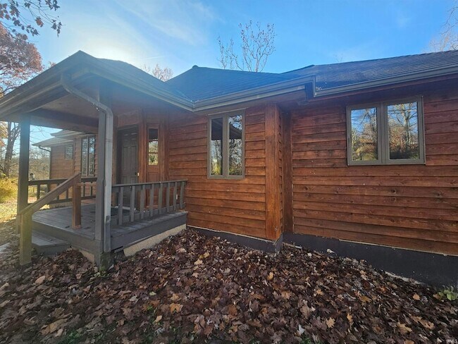 Building Photo - 4035 N Hinkle Rd