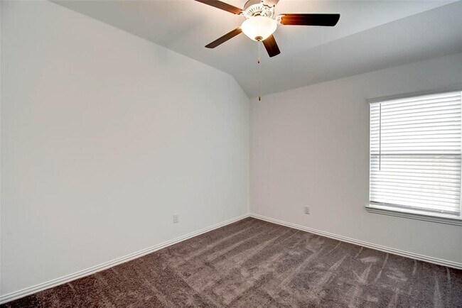 Building Photo - 2323 Green Kale Dr