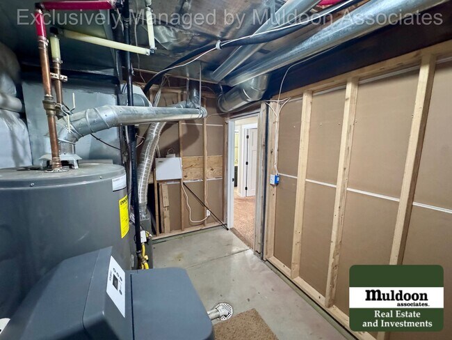 Building Photo - Spacious 5 Bedroom, 3.5 Bath Home with 3-Car Garage, and Pet-Friendly Living in 80925!