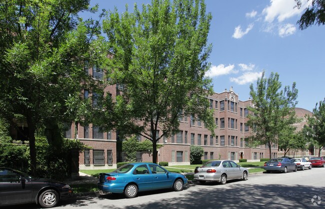 1101 - 1123 E Hyde Park Blvd - 1101 E. Hyde Park Boulevard