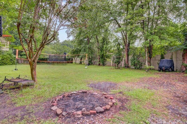 Building Photo - 109 Fort St