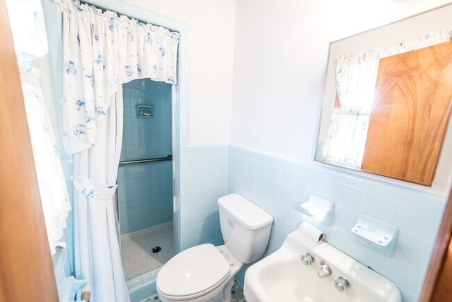 Building Photo - 4 Bedroom || 3 Bathroom Home with Finished Basement