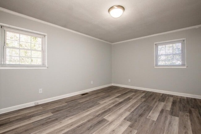 Building Photo - 2089 Rock Springs Cir