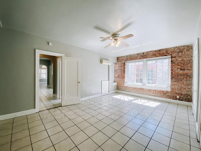 Building Photo - 518 NW 12th St