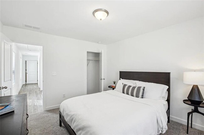 Building Photo - 4021 Hillmont Ln
