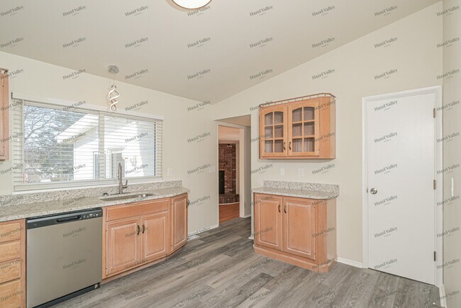 Building Photo - 1805 Aqueduct Dr