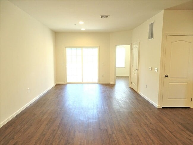 Building Photo - Trailside Apartments