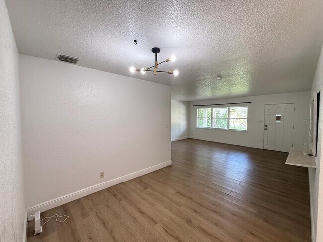 Building Photo - 524 N Lakemont Ave