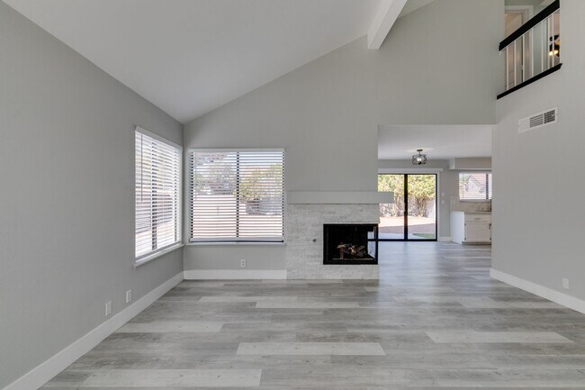 Building Photo - 3-Bedroom Dream Home in Green Valley