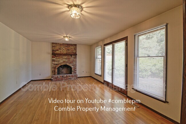 Building Photo - 2534 Medina Cir