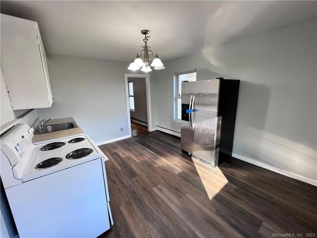 Building Photo - 183 N Main St