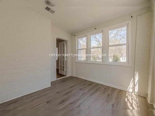 Building Photo - 1977 N Decatur Rd