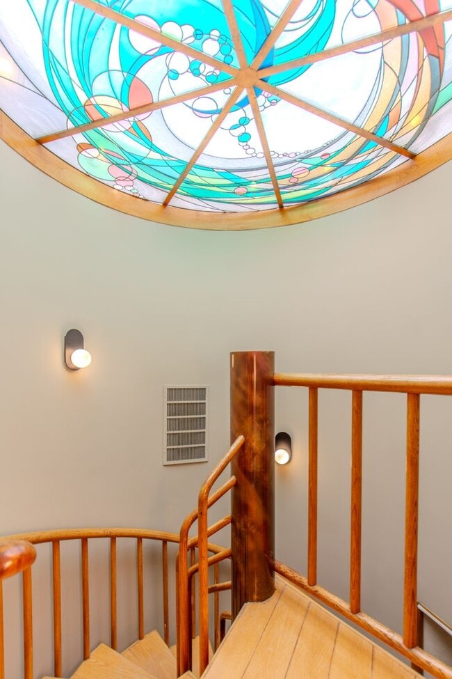 Building Photo - Extraordinary 5-Bed / 5-Bath Oceanfront Property in La Jolla!