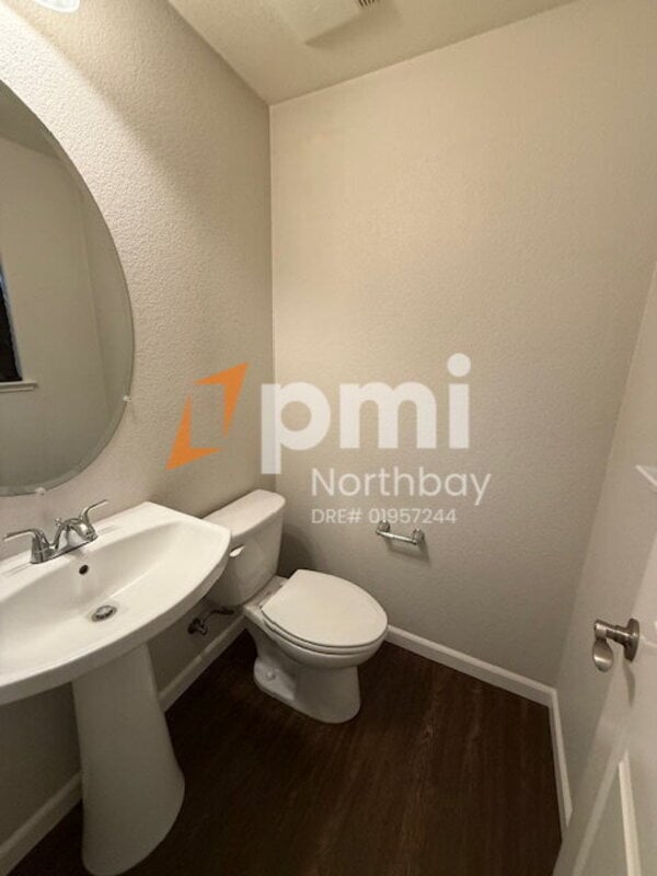 Building Photo - 1275 Dartmouth Cir