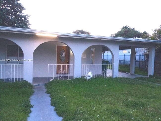 Building Photo - 14760 Tyler St