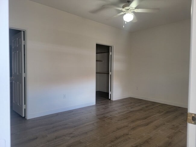 Building Photo - 2 Primary Suites Condo