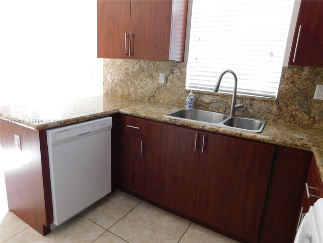 Building Photo - 21485 SW 112th Ave