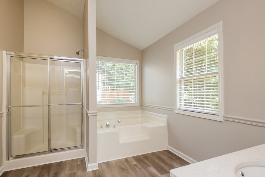 Building Photo - 5912 Sycamore Ridge Dr