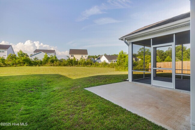 Building Photo - 916 Terraces Ln