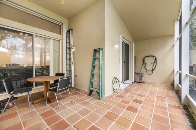 Building Photo - 7363 Via Luria